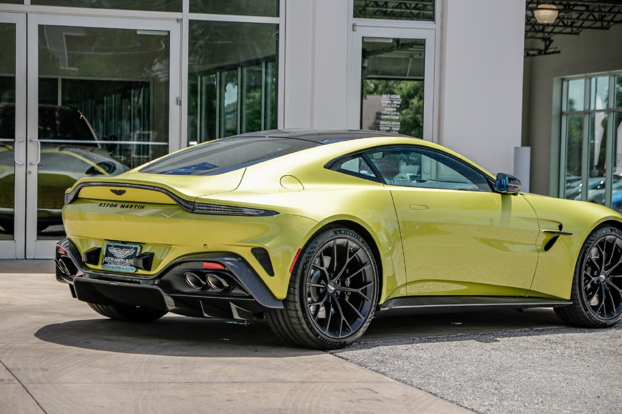 New 2025 Aston Martin V8 Vantage Coupe RWD image 8