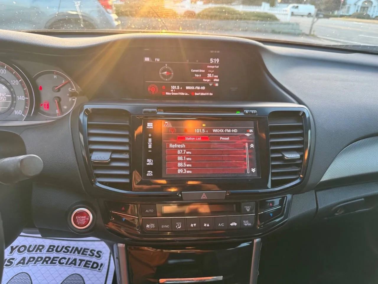 Used 2017 Honda Accord EX-L image 18