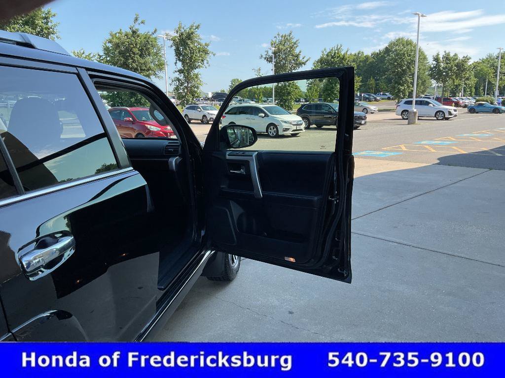 Used 2018 Toyota 4Runner Limited AWD/4WD image 18