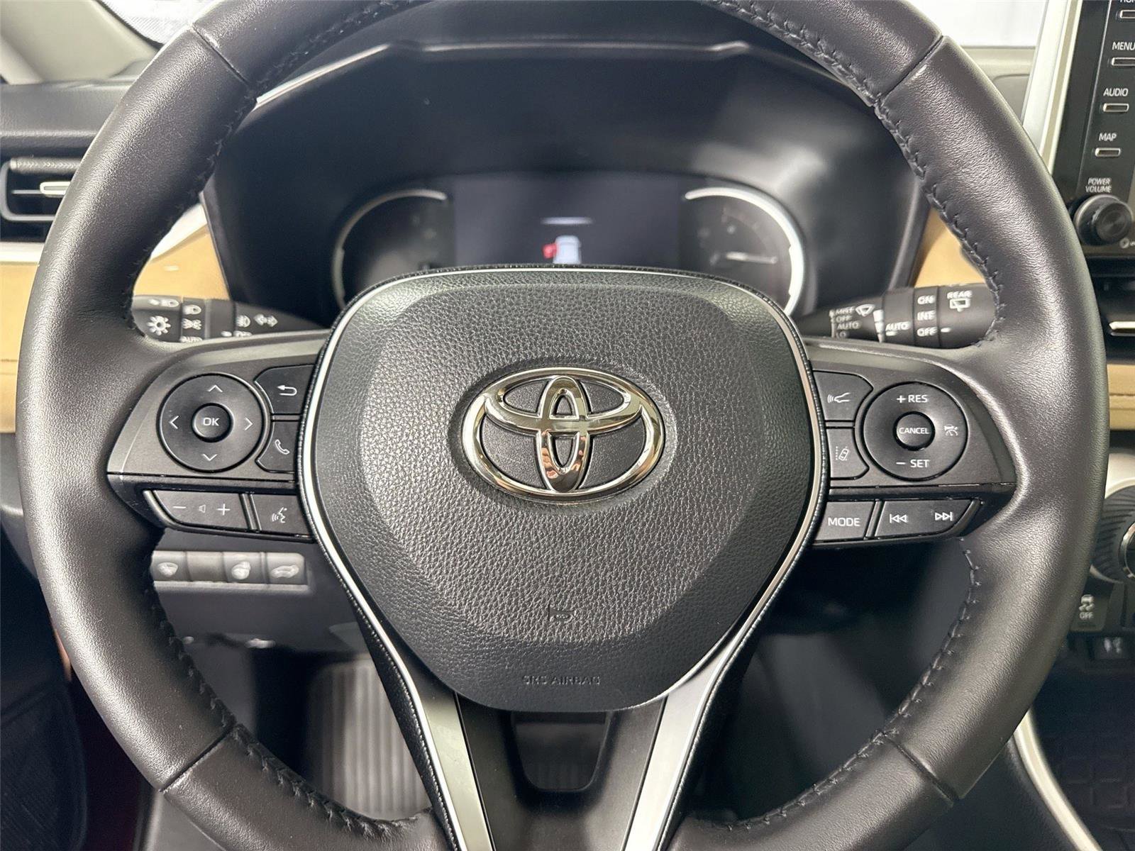 Used 2019 Toyota RAV4 Limited w/ Cold Weather Package image 17