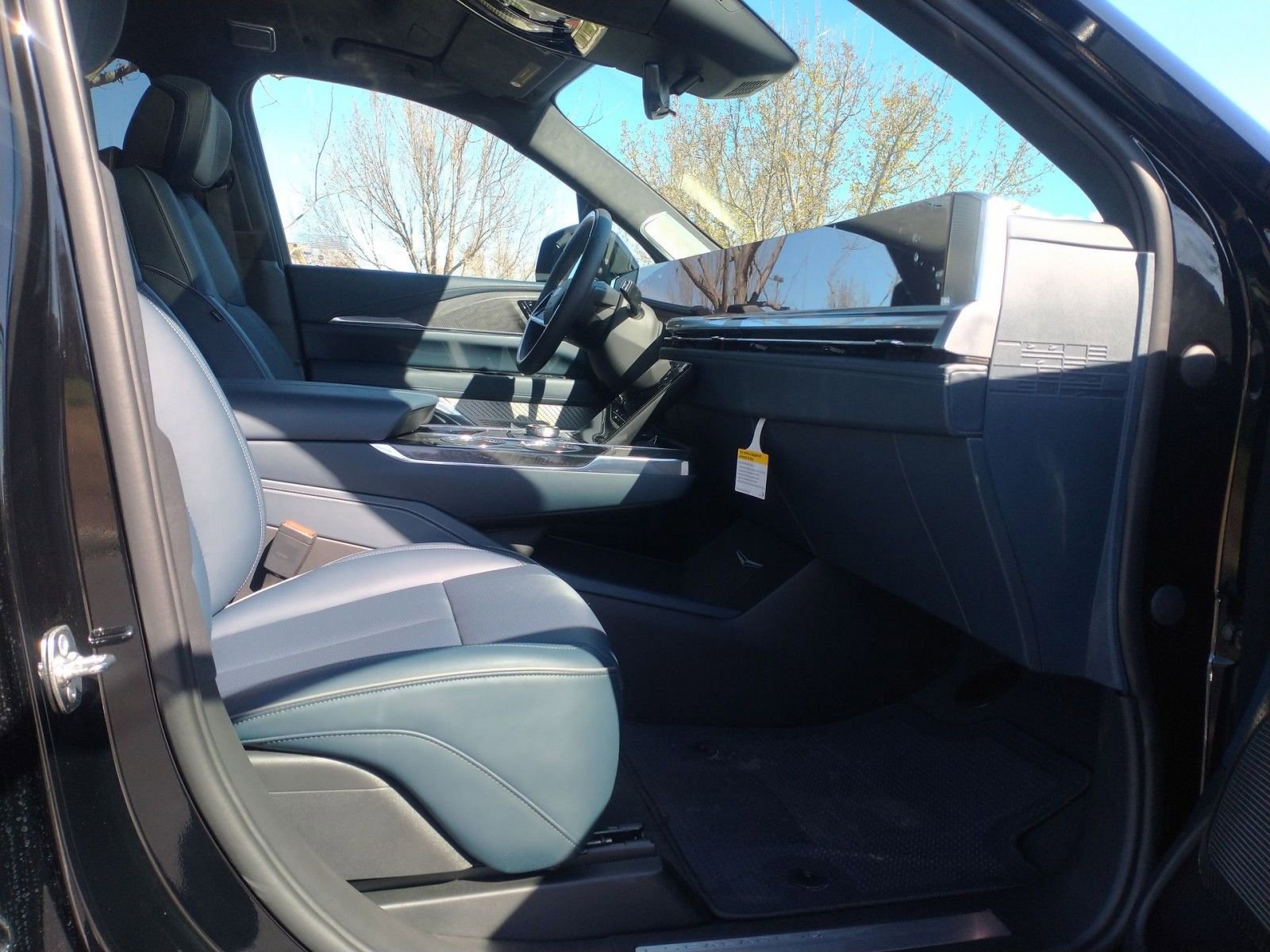 New 2025 Cadillac Escalade IQ Luxury 2 image 15