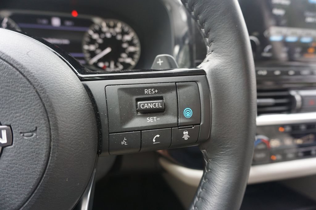 Used 2023 Nissan Pathfinder SL w/ SL Premium Package FWD image 9