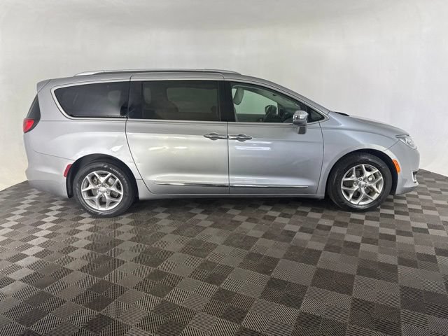 Used 2018 Chrysler Pacifica Limited FWD image 6