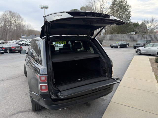 Used 2020 Land Rover Range Rover HSE image 17