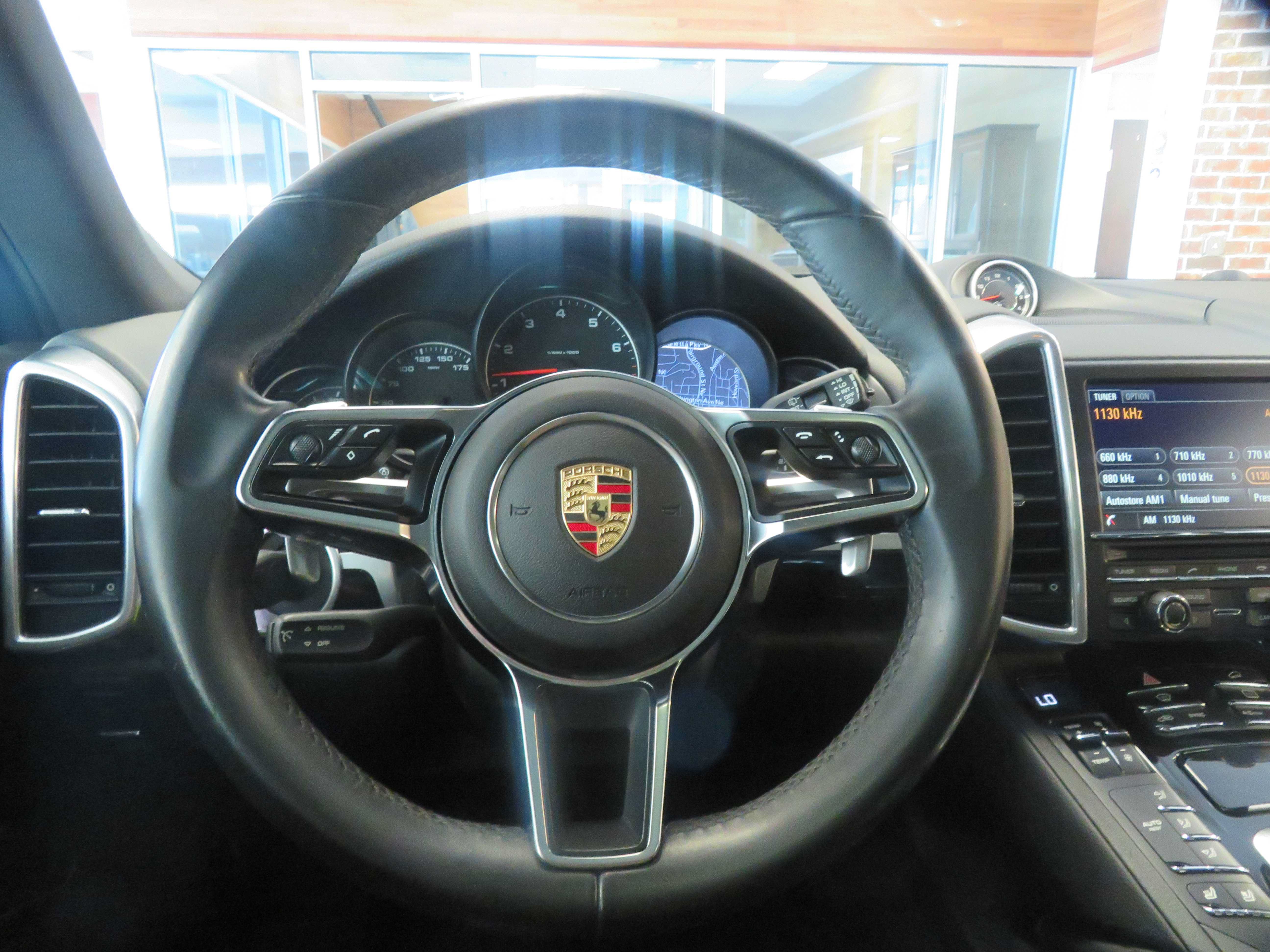Used 2016 Porsche Cayenne AWD/4WD image 29