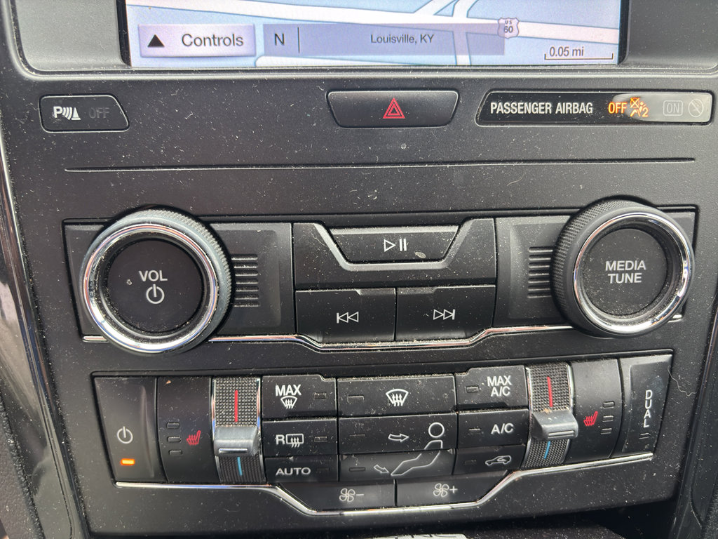 Used 2019 Ford Explorer XLT w/ Equipment Group 202A image 11