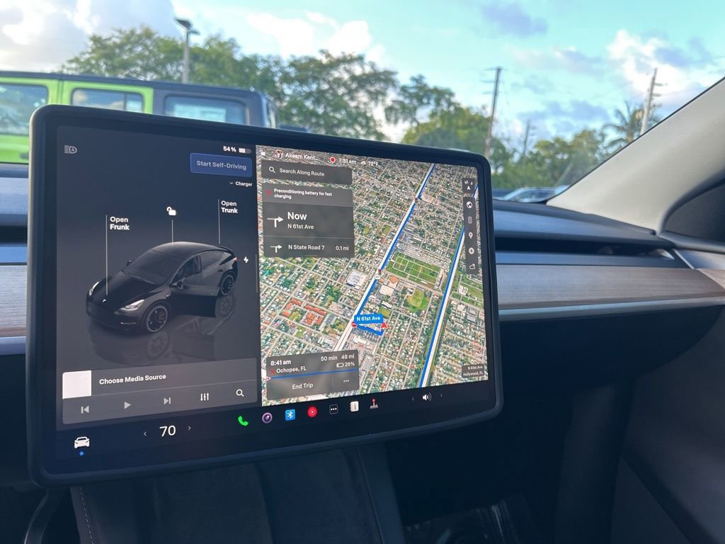 Used 2024 Tesla Model Y Performance image 12