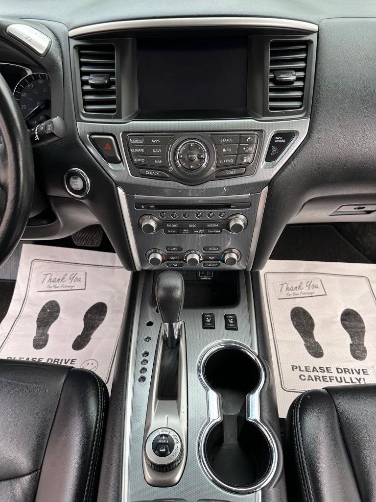 Used 2019 Nissan Pathfinder SL AWD/4WD image 29