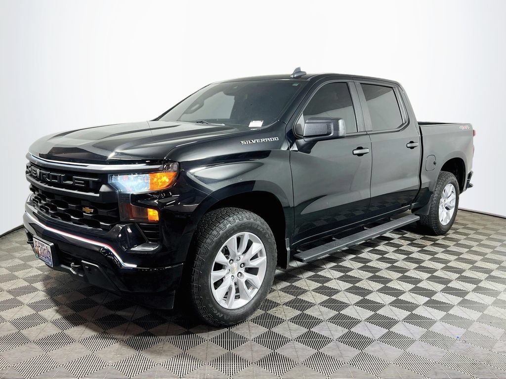Used 2022 Chevrolet Silverado 1500 Custom AWD/4WD image 3