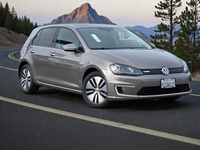 Used 2016 Volkswagen e-Golf SEL Premium image 2