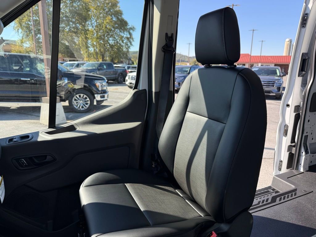 New 2026 Ford Transit 250 148 Medium Roof image 24