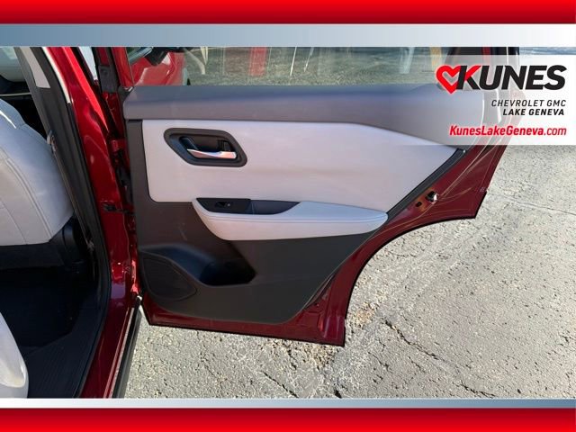 Used 2025 Nissan Rogue SV image 19