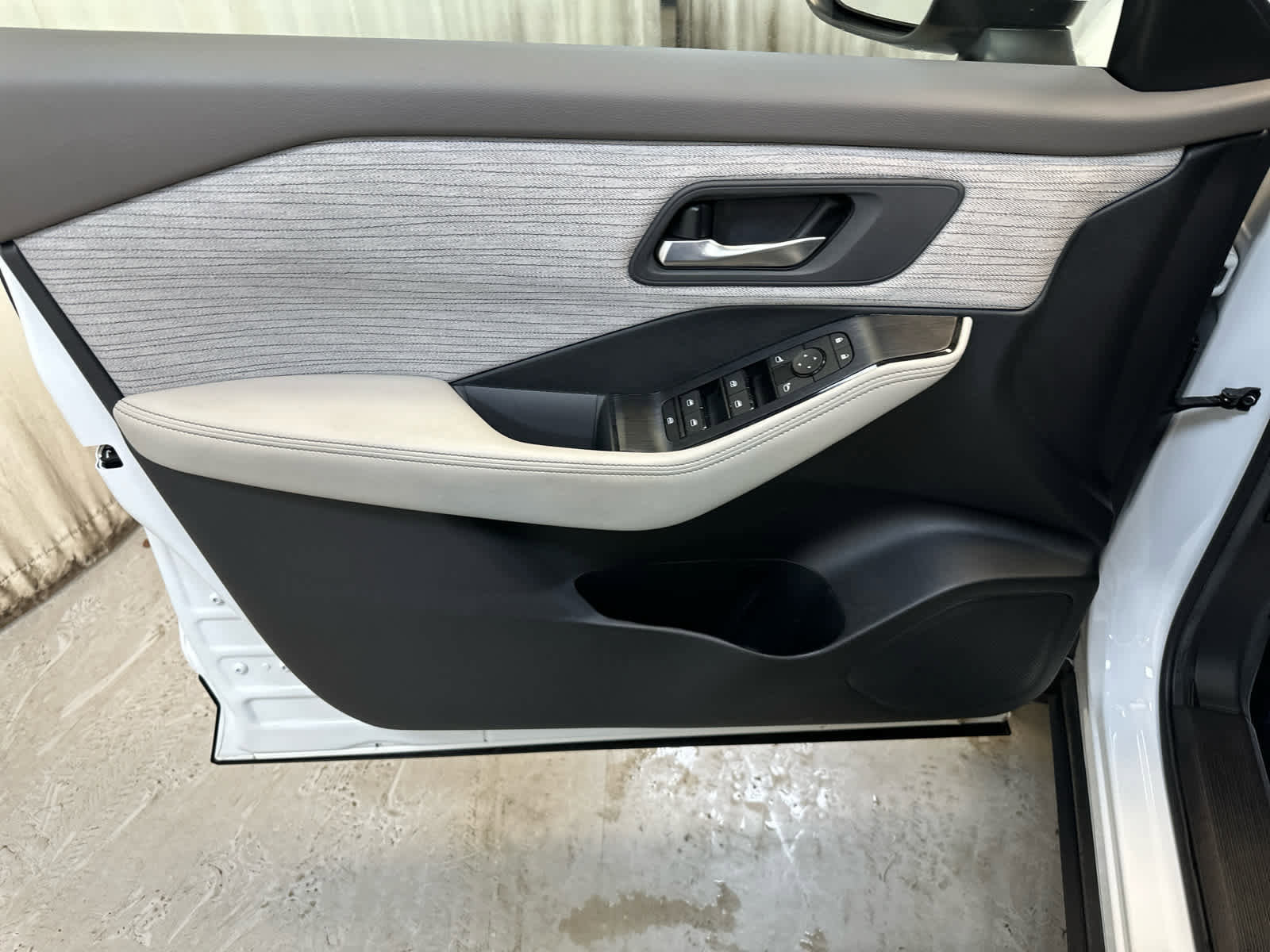 Certified 2023 Nissan Rogue SV AWD/4WD image 26