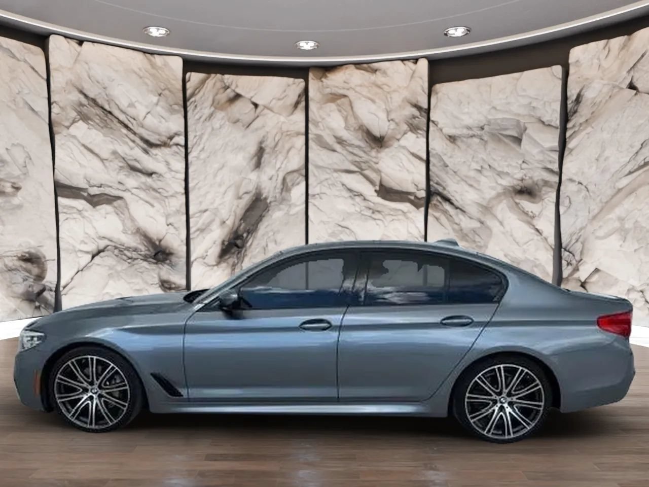 Used 2019 BMW 540i w/ M Sport Package RWD image 2