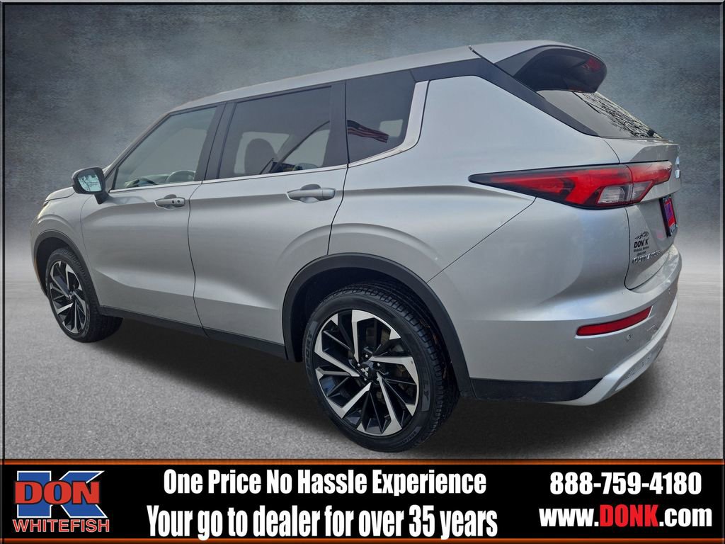 Used 2024 Mitsubishi Outlander SE image 6