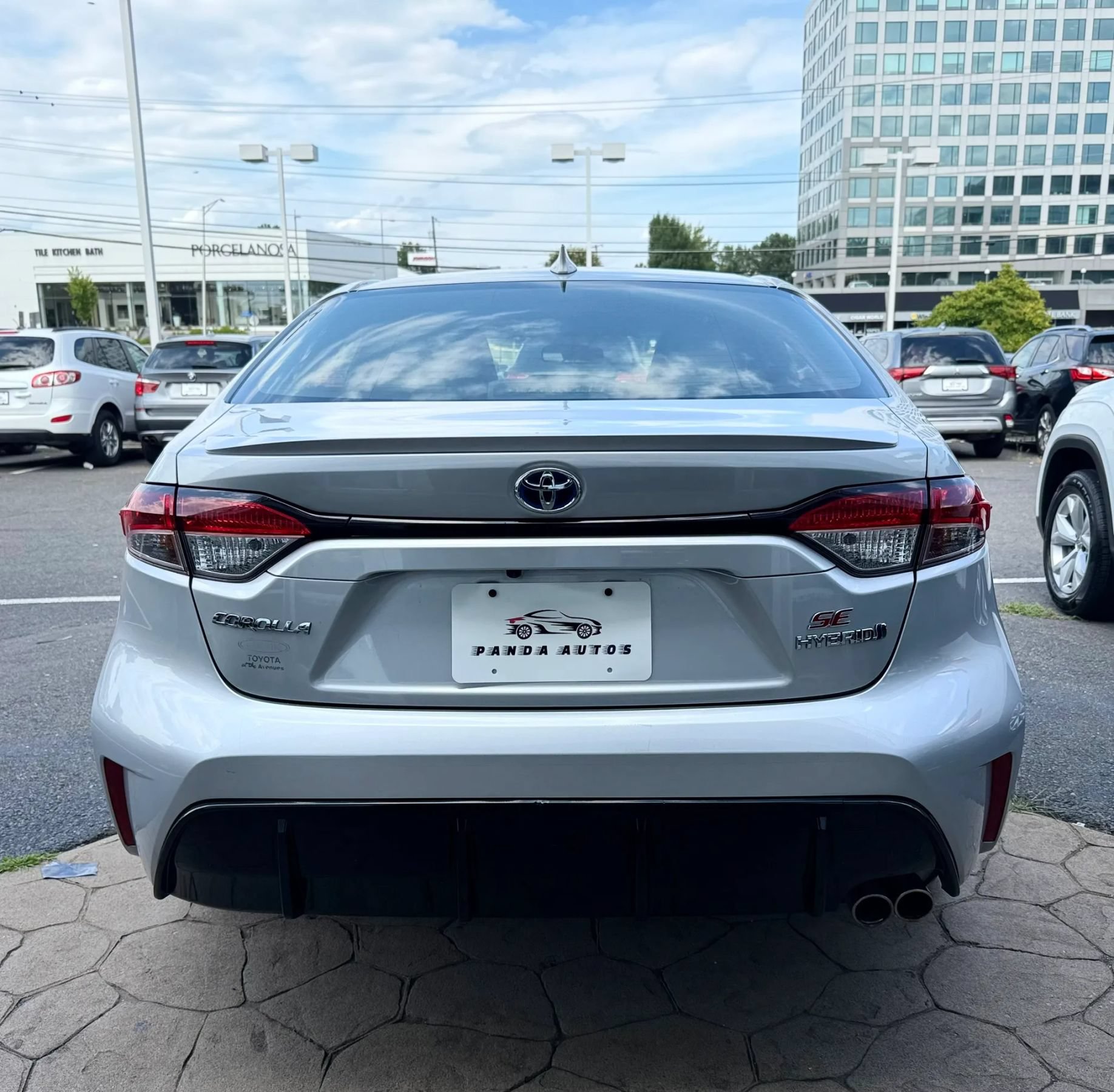 Used 2023 Toyota Corolla SE FWD image 6