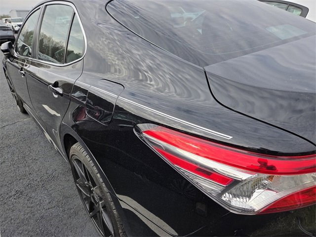 Used 2020 Toyota Camry L image 6