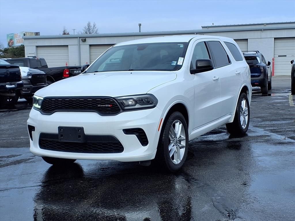 Used 2023 Dodge Durango GT image 2