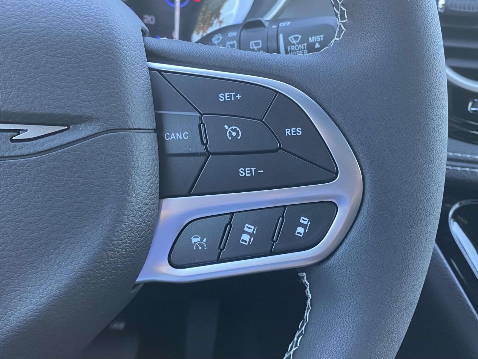 New 2027 Chrysler Pacifica Select FWD image 21