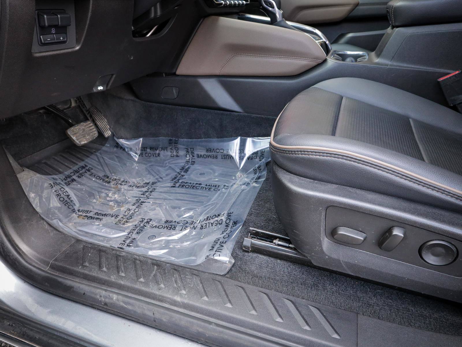 Used 2023 GMC Canyon Denali image 15