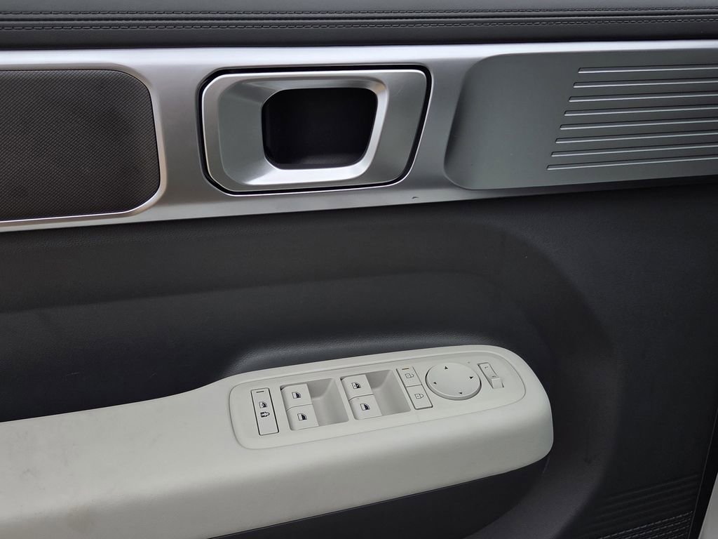 Used 2026 Hyundai Santa Fe SE FWD image 17