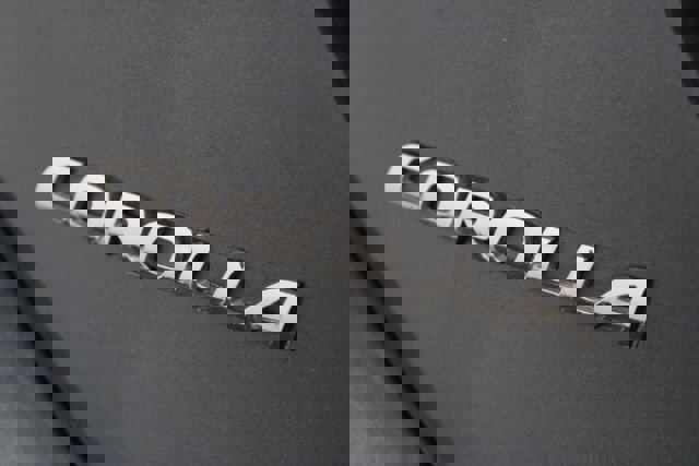 Used 2018 Toyota Corolla LE image 6