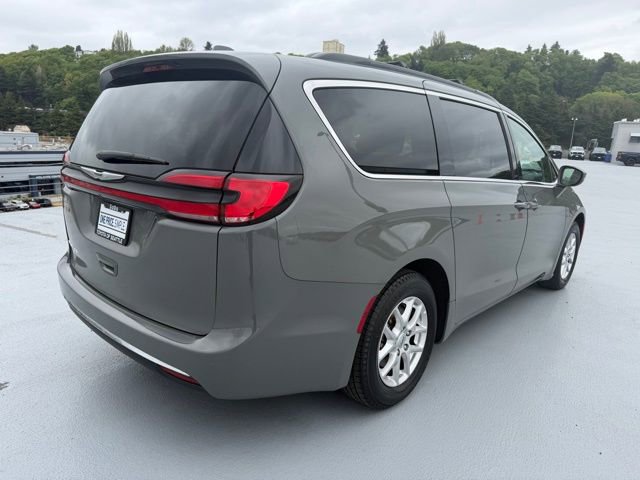 Used 2022 Chrysler Pacifica Touring-L FWD image 8
