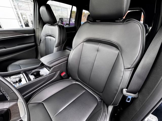 New 2025 Jeep Grand Cherokee Limited image 30