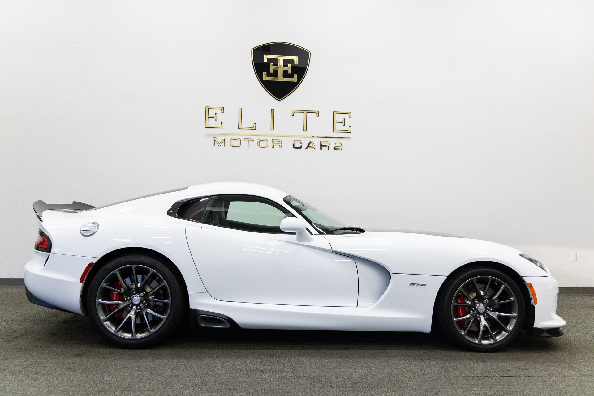 Used 2014 SRT Viper GTS w/ Exterior Carbon Fiber Package RWD image 13