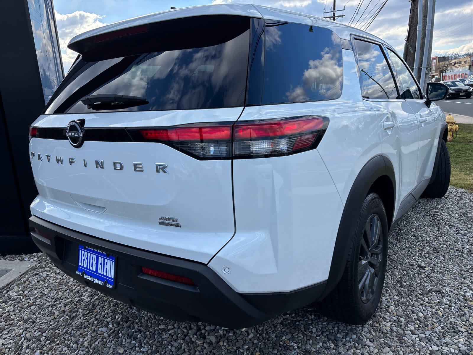 Used 2023 Nissan Pathfinder S AWD/4WD image 36