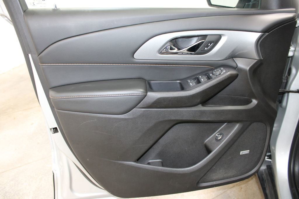 Used 2021 Chevrolet Traverse RS FWD image 19