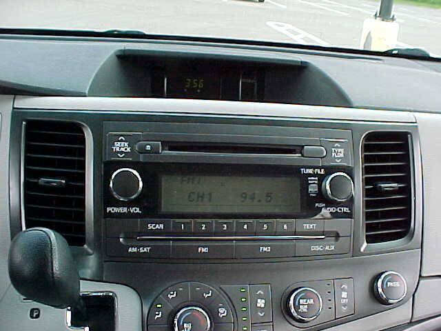 Used 2011 Toyota Sienna w/ Towing Pkg FWD image 24