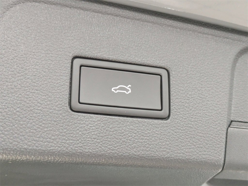 New 2026 Volkswagen Atlas SEL Premium R-Line image 13