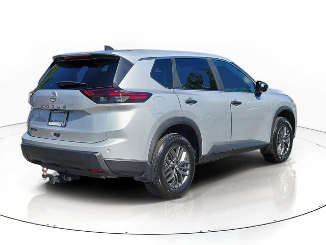 Used 2024 Nissan Rogue S image 4