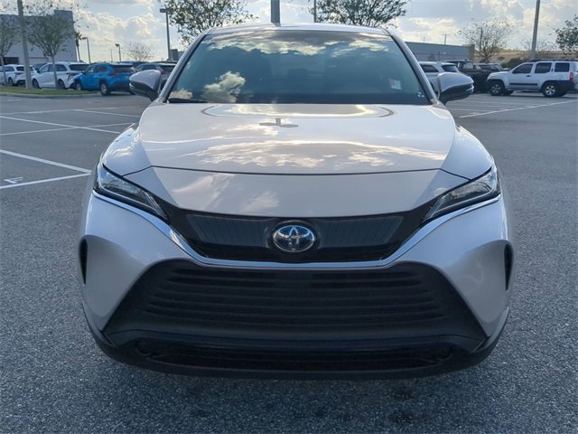 Certified 2022 Toyota Venza LE image 9