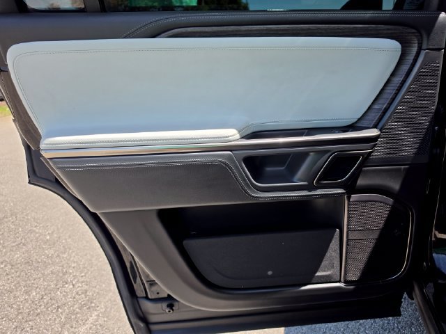 Used 2023 Rivian R1S Launch Edition Quad AWD/4WD image 25