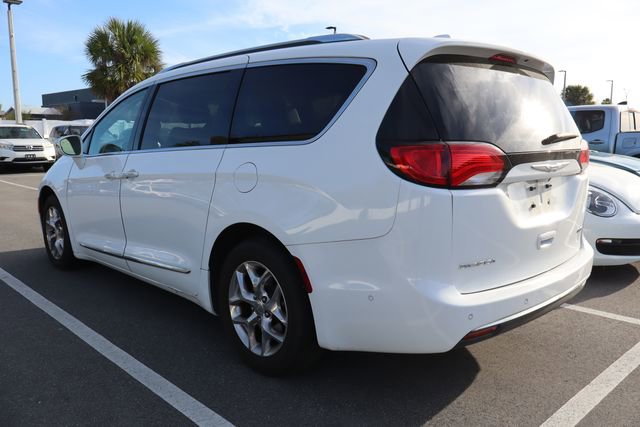 Used 2019 Chrysler Pacifica Limited w/ Advanced Safetytec Group image 3