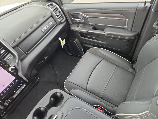 Used 2026 RAM 2500 Laramie AWD/4WD image 30