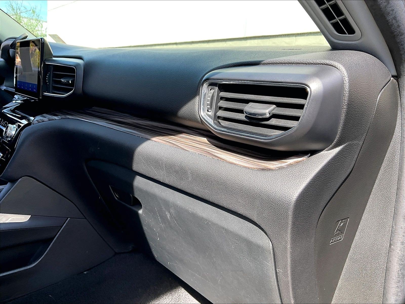 Used 2023 Ford Explorer Limited RWD image 16