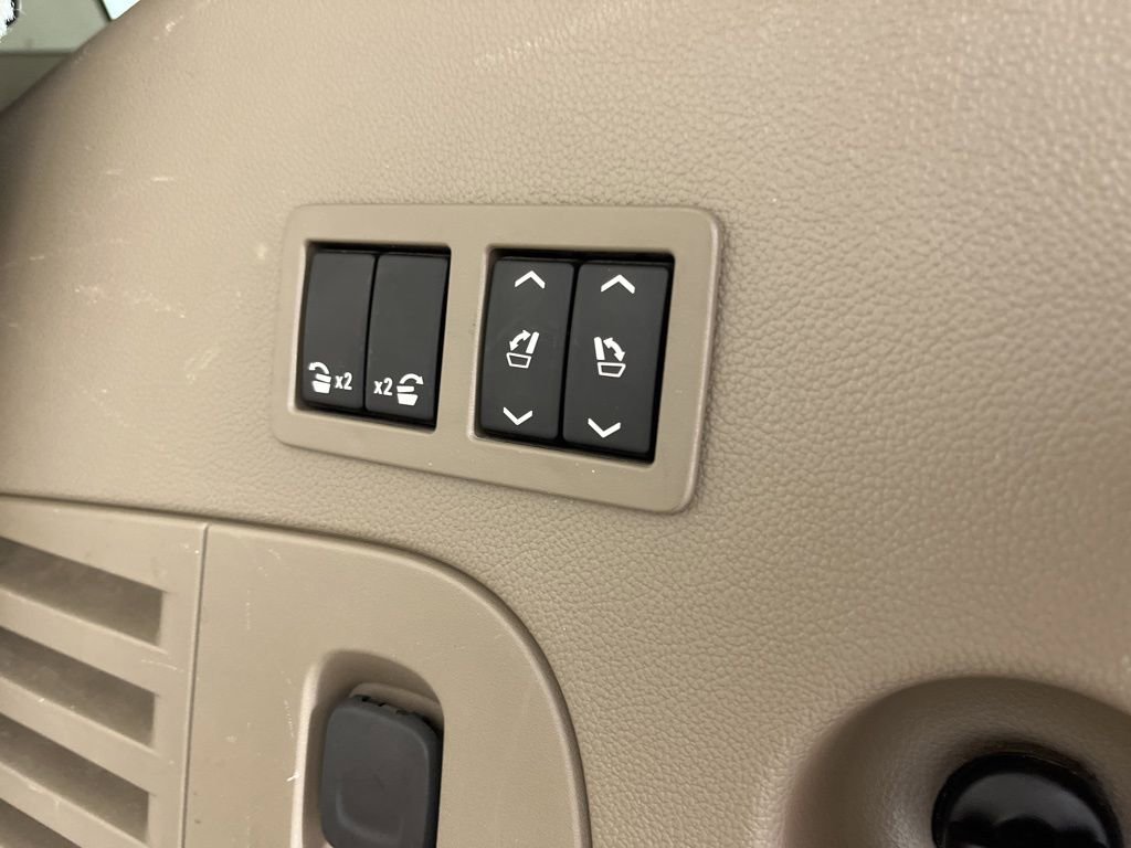 Used 2018 Chevrolet Tahoe Premier image 13