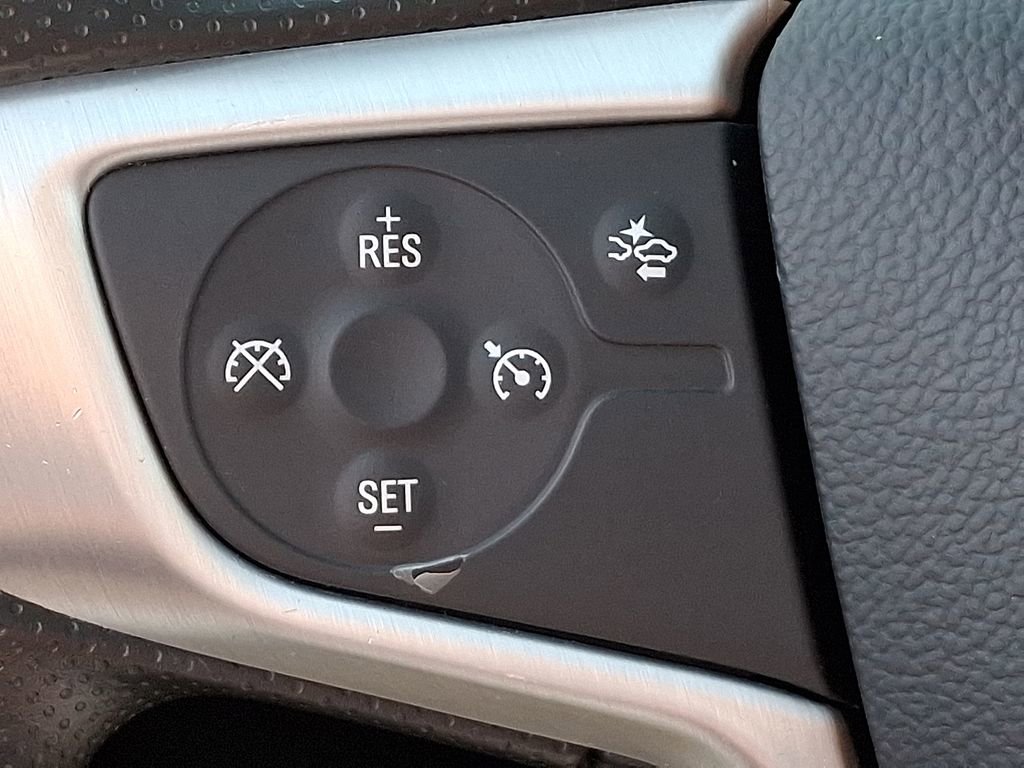 Used 2023 GMC Terrain SLE w/ Driver Convenience Package image 21