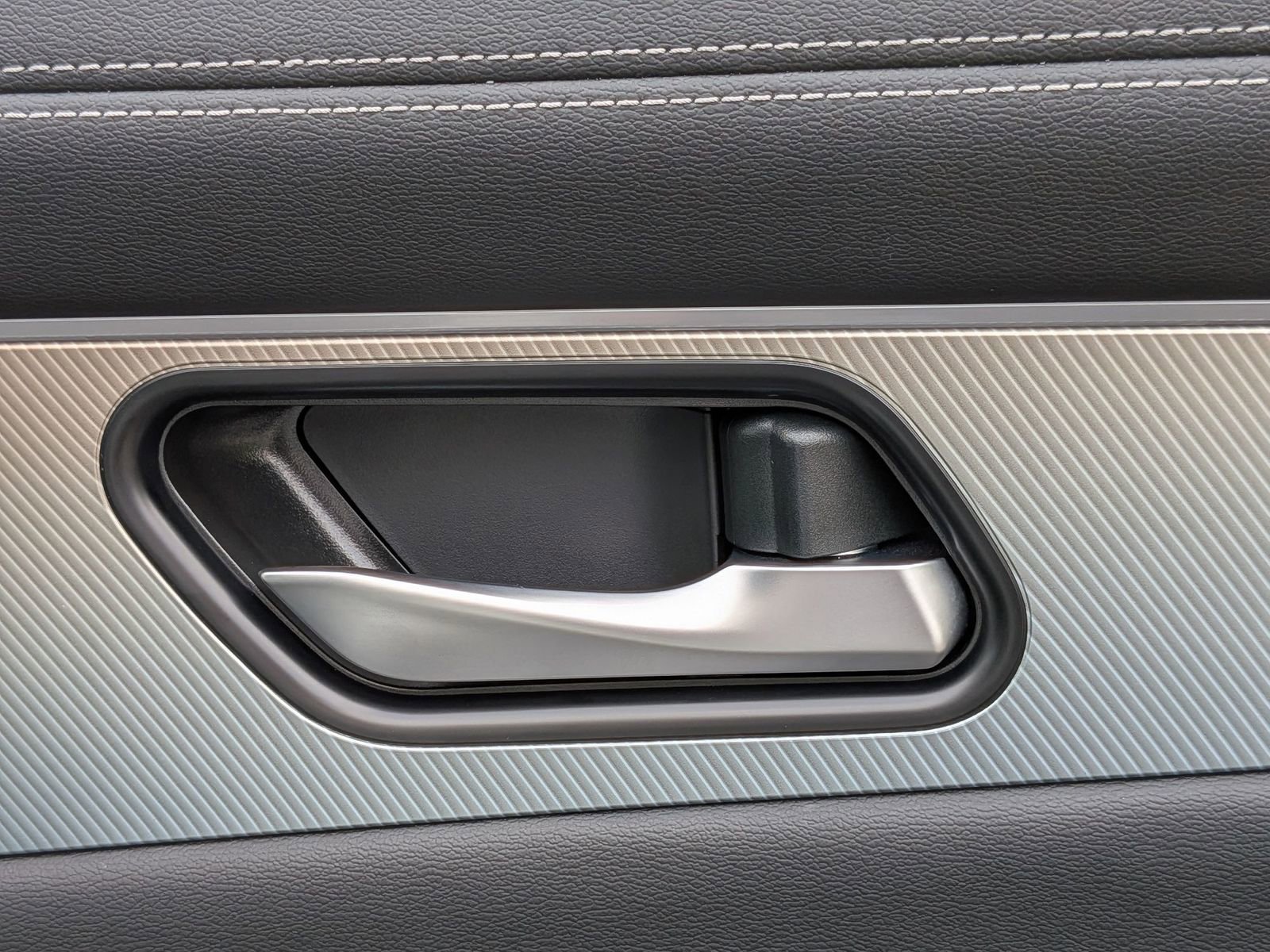 Used 2025 Nissan Murano SL image 37