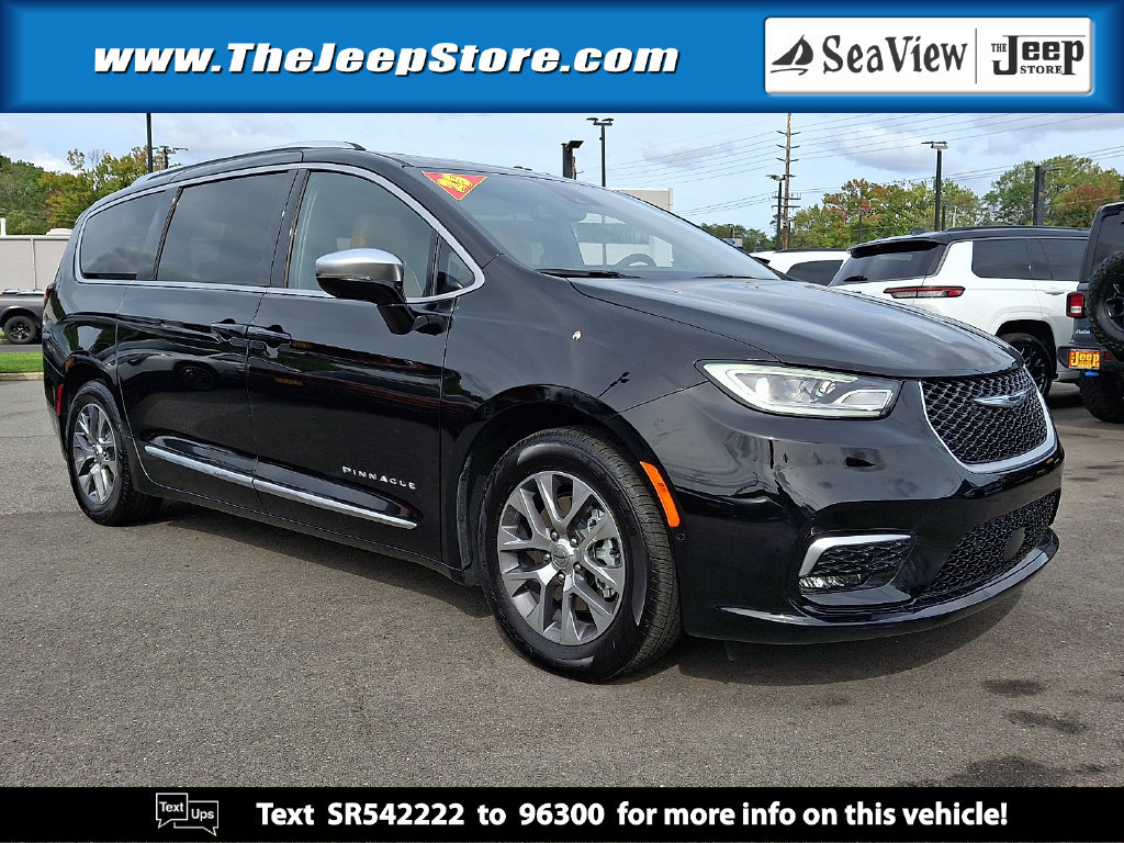 Certified 2025 Chrysler Pacifica Pinnacle FWD image 1