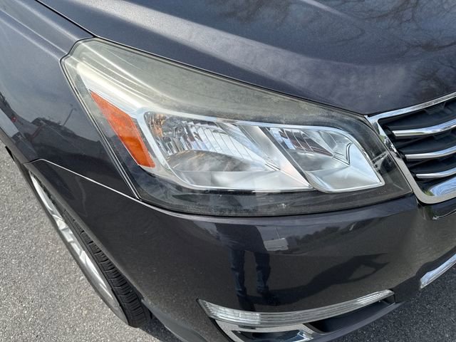 Used 2017 Chevrolet Traverse LT w/ Style and Technology Package image 12