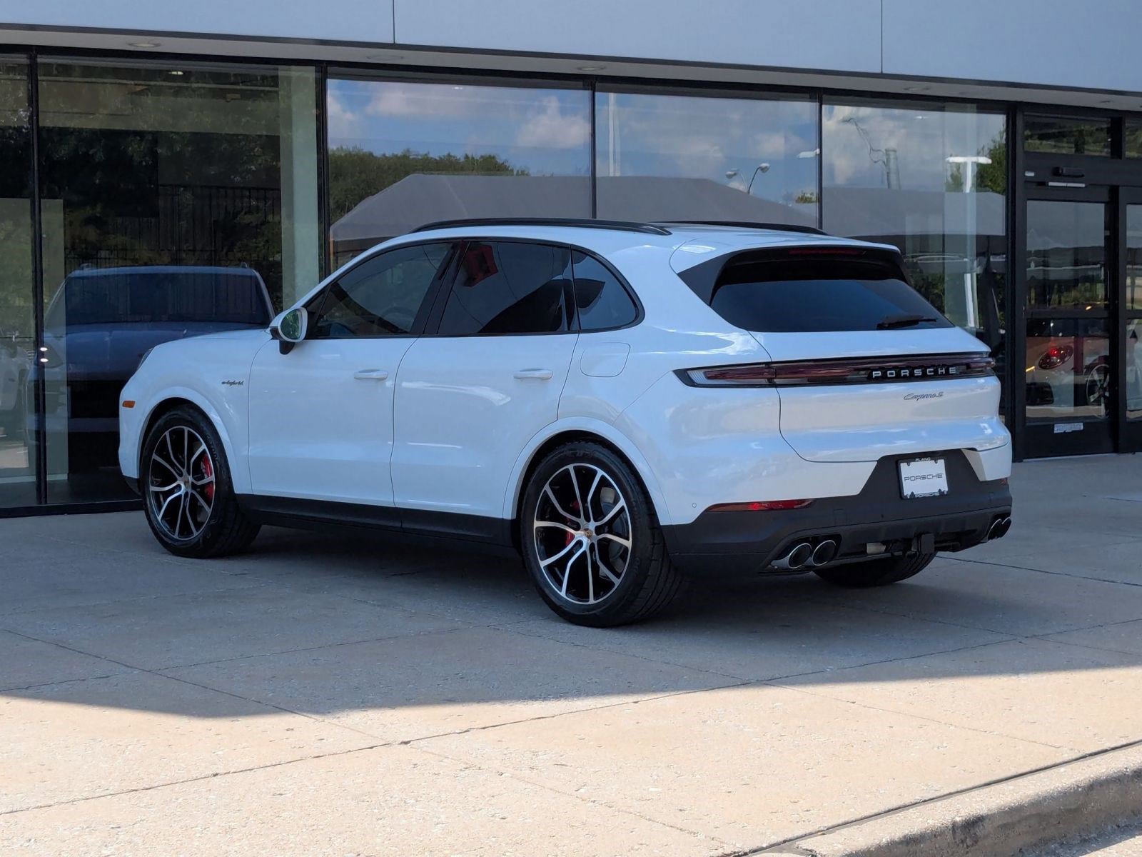 New 2026 Porsche Cayenne S image 3