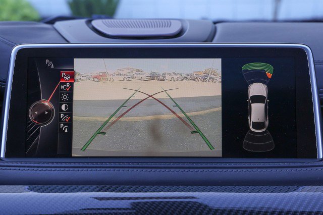Used 2015 BMW X6 M image 16