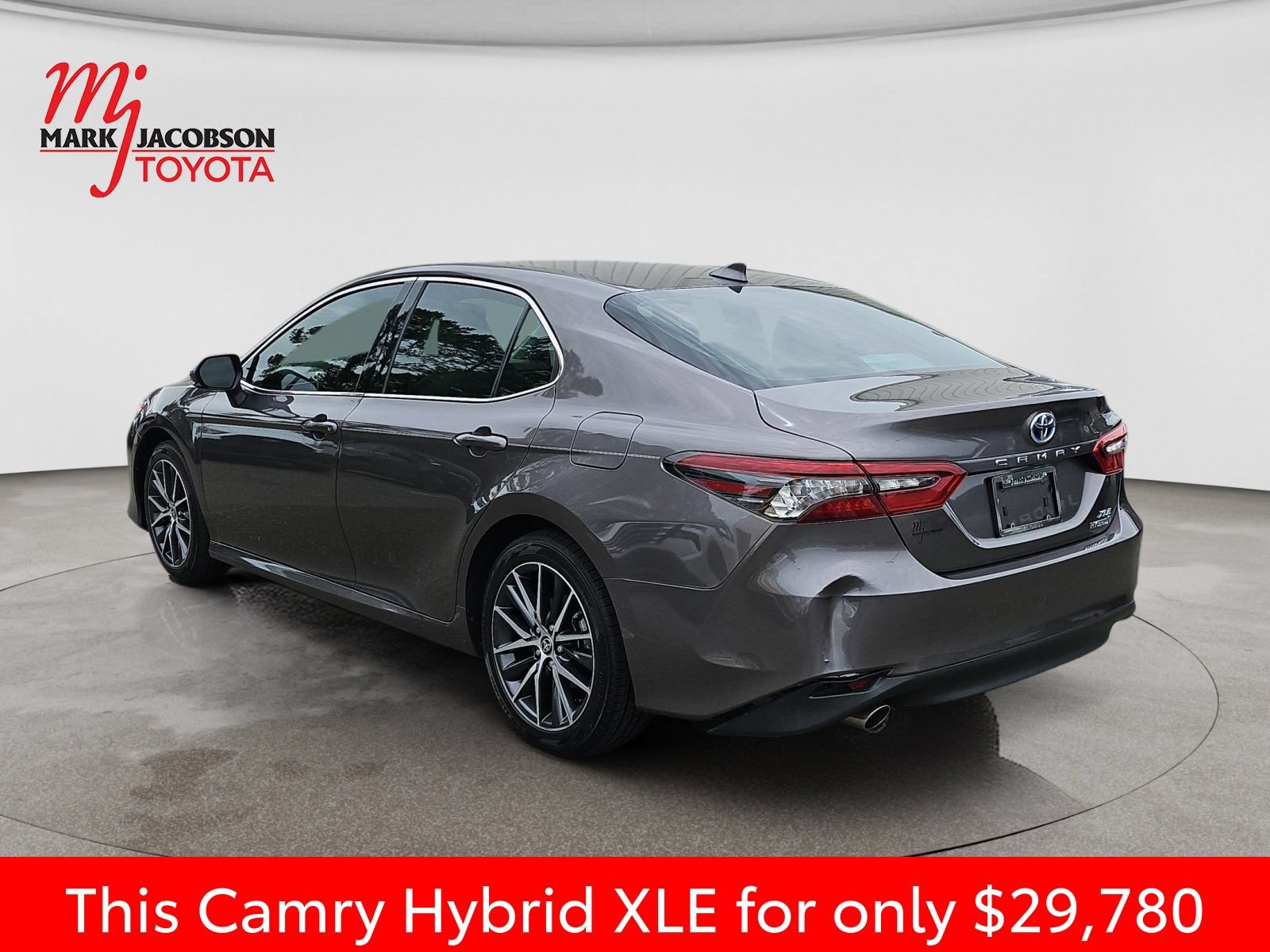 Used 2023 Toyota Camry XLE FWD image 14