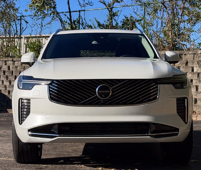 Used 2025 Volvo XC90 T8 Ultra w/ Protection Package Premier AWD/4WD image 13