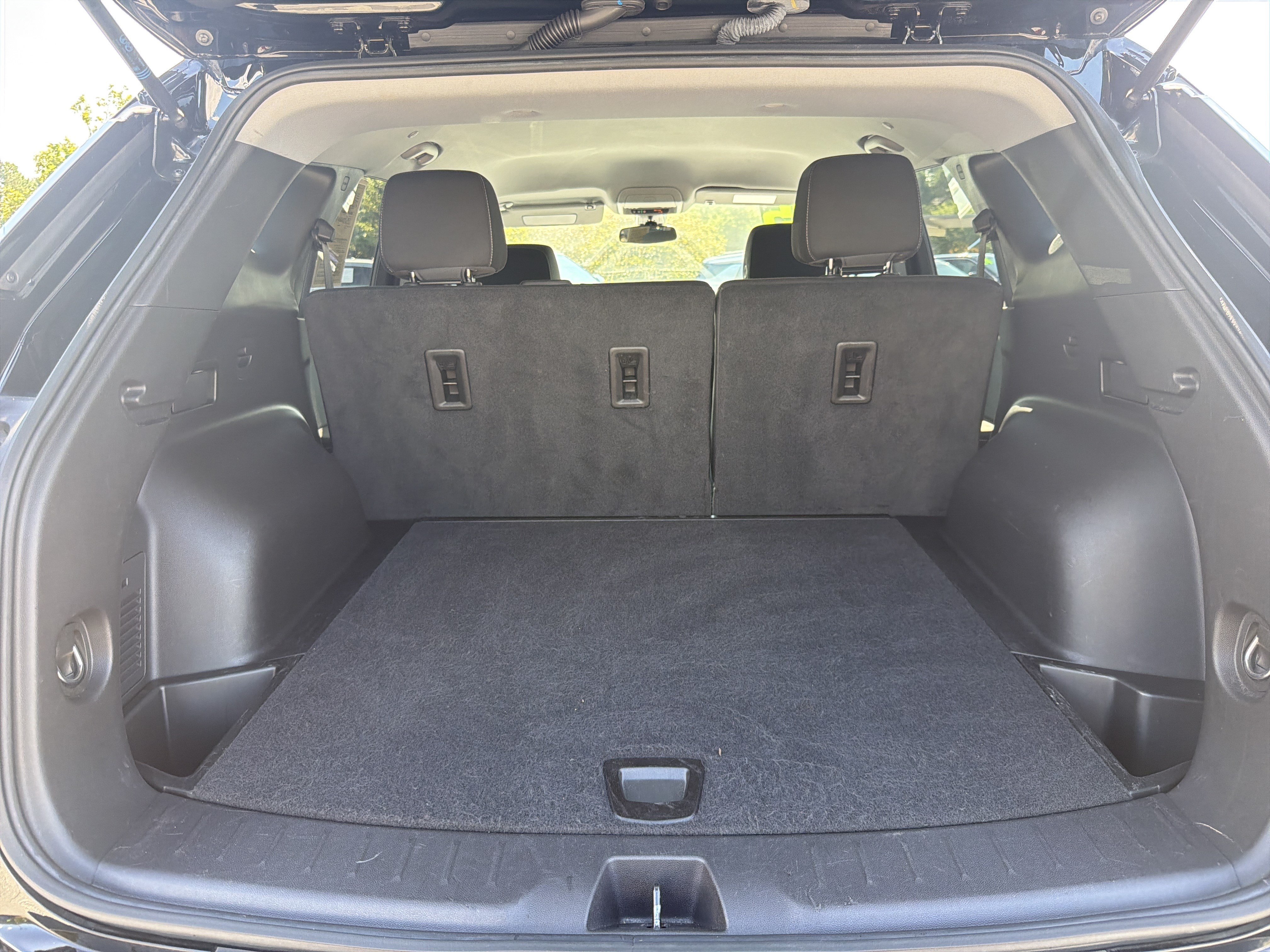 Used 2025 Chevrolet Blazer LT FWD image 29