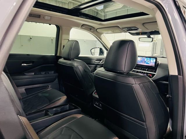 New 2026 Nissan Pathfinder Platinum image 30